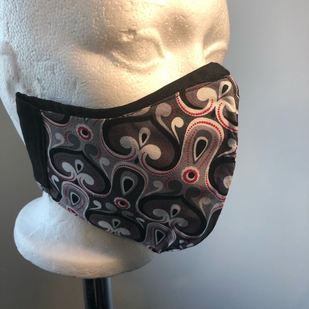 Blooming Aces filter washable/reversible mask.